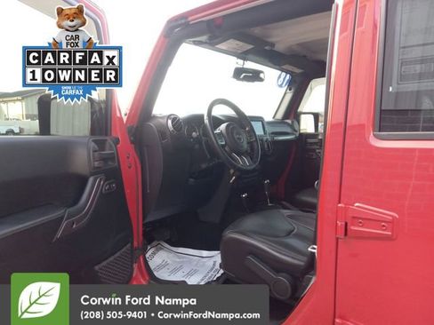 Used 2018 Jeep Wrangler Unlimited Sahara image 9