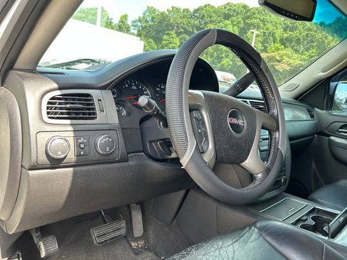 Used 2012 GMC Sierra 1500 SLE w/ All-Terrain Package AWD/4WD image 8