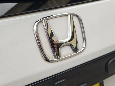 Used 2023 Honda Pilot Touring image 31