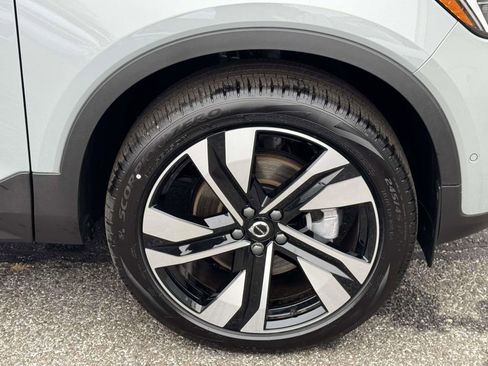 Used 2025 Volvo XC40 B5 Ultra w/ Protection Package Premier image 6