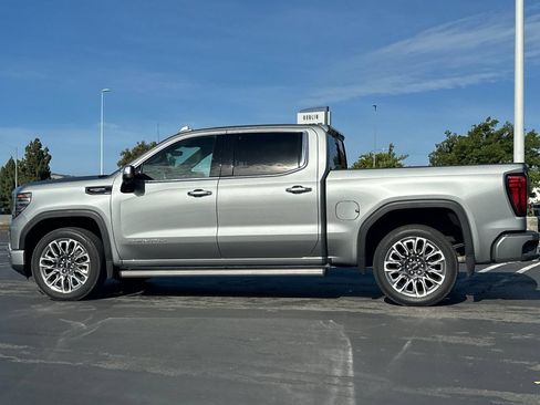 Used 2023 GMC Sierra 1500 Denali Ultimate AWD/4WD image 7