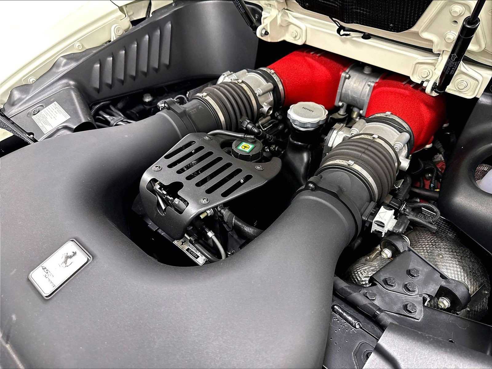 Used 2015 Ferrari 458 Spider RWD image 34