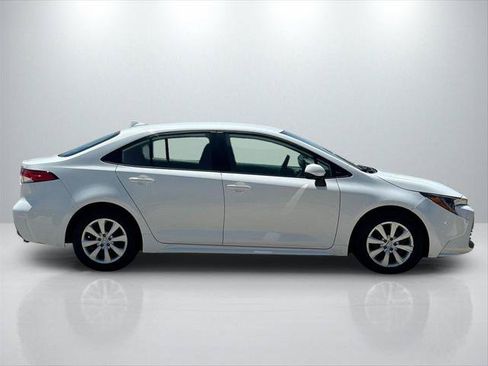 Certified 2025 Toyota Corolla LE FWD image 4
