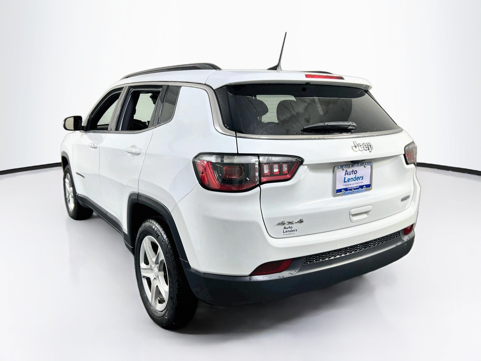 Used 2023 Jeep Compass Latitude w/ Convenience Group AWD/4WD image 7