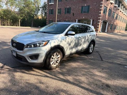 Used 2016 Kia Sorento L FWD image 5