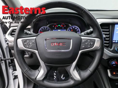 Used 2023 GMC Acadia SLT image 10