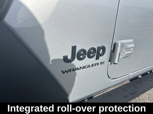 Used 2024 Jeep Wrangler Unlimited Sport AWD/4WD image 19