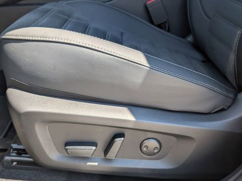 New 2025 Mitsubishi Outlander SE image 13