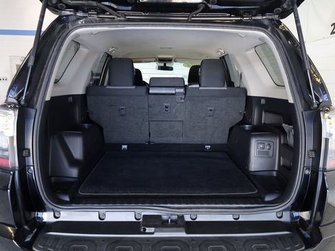 Used 2014 Toyota 4Runner SR5 image 31