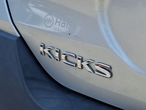 Used 2020 Nissan Kicks SV FWD image 29
