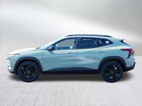 New 2026 Chevrolet Trax ACTIV w/ Sunroof Package FWD image 2