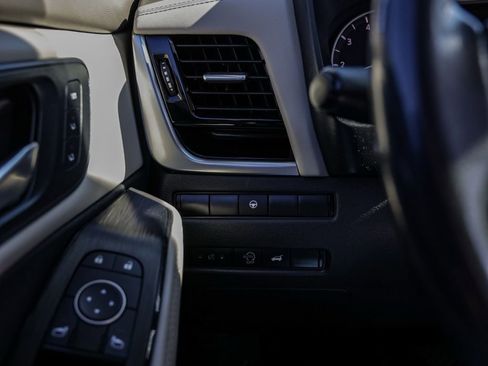 Used 2023 Nissan Rogue SL w/ SL Premium Package image 37