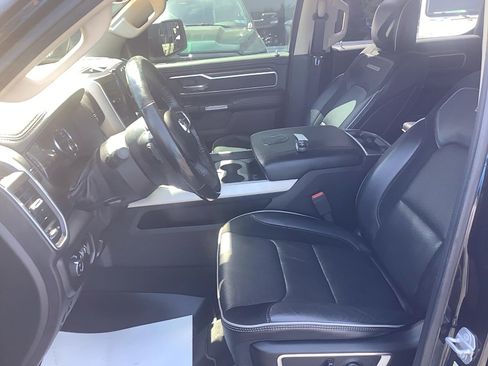 Used 2019 RAM 1500 Laramie AWD/4WD image 9