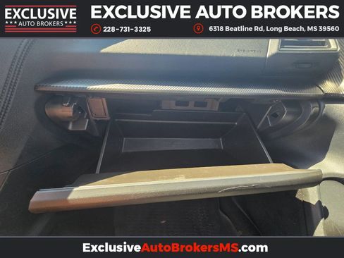 Used 2018 Subaru Crosstrek 2.0i Premium w/ Eyesight System image 30