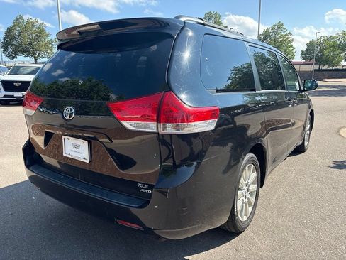 Used 2011 Toyota Sienna XLE AWD/4WD image 5