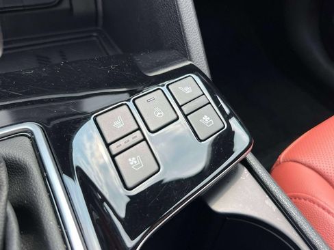 Certified 2025 Kia Sportage SX AWD/4WD image 32