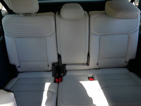 Used 2025 Ford Expedition Max Platinum w/ Platinum Ultimate Package AWD/4WD image 16