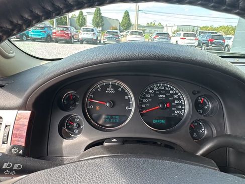 Used 2010 Chevrolet Tahoe LTZ image 22