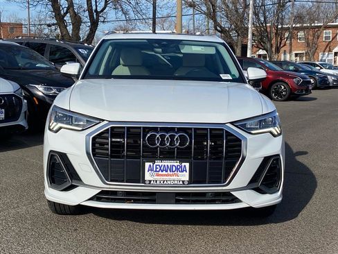 Used 2022 Audi Q3 2.0T Premium Plus w/ Premium Plus Package image 4