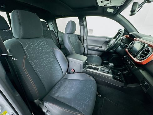 Used 2016 Toyota Tacoma TRD Off-Road image 29