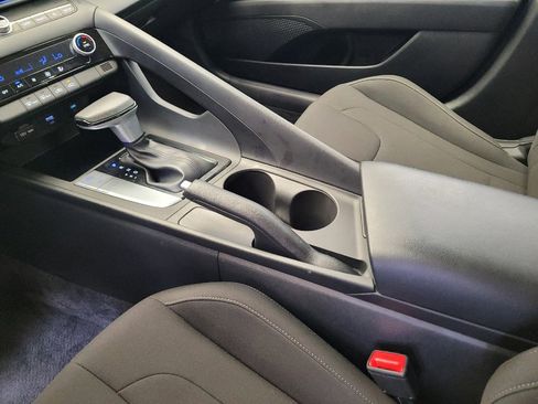 Used 2024 Hyundai Elantra SEL FWD image 26