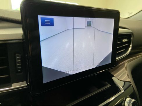 Used 2022 Ford Explorer Limited w/ Equipment Group 301A image 39