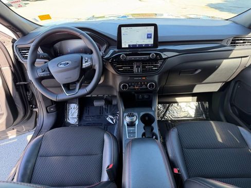 Used 2025 Ford Escape ST-Line image 15