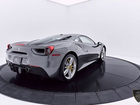 Used 2018 Ferrari 488 GTB RWD image 20