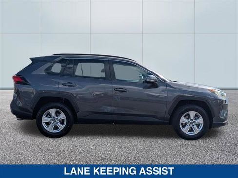 Used 2019 Toyota RAV4 XLE FWD image 6