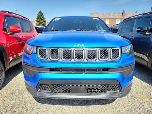 New 2023 Jeep Compass Sport image 2
