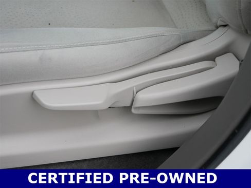 Used 2017 Nissan Leaf SV image 12