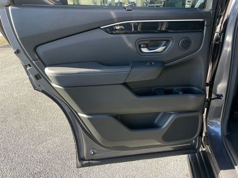 Certified 2025 Honda Pilot EX-L image 39