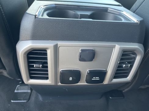 Used 2022 Ford F250 Lariat w/ Lariat Ultimate Package AWD/4WD image 38