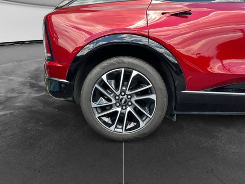 Used 2025 Cadillac Optiq Sport 2 w/ LPO, Floor Liner Package AWD/4WD image 18