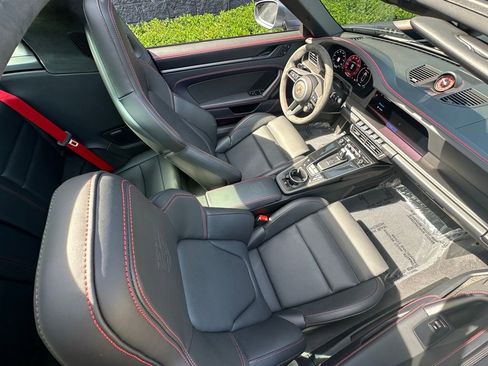 Certified 2025 Porsche 911 Targa 4 GTS AWD/4WD image 42