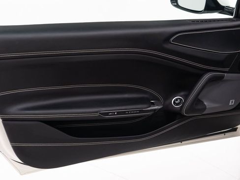 Used 2017 Ferrari GTC4Lusso image 11