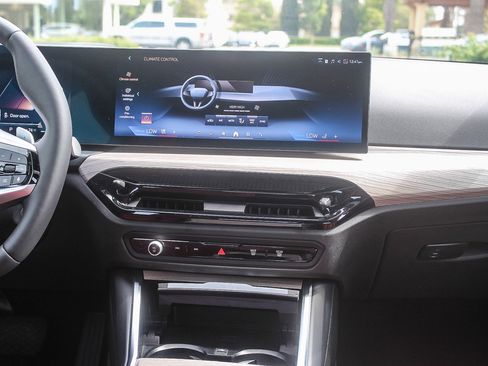 Certified 2025 BMW 330i Sedan image 13