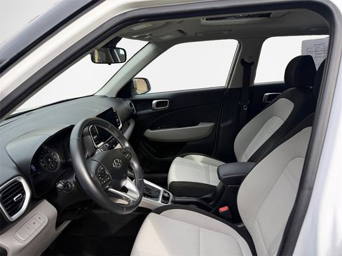 Used 2022 Hyundai Venue SEL image 12