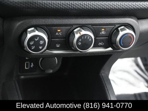 Used 2021 Nissan Kicks S FWD image 11