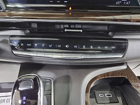 Used 2022 Cadillac Escalade Sport Platinum w/ LPO, ONYX Package image 27