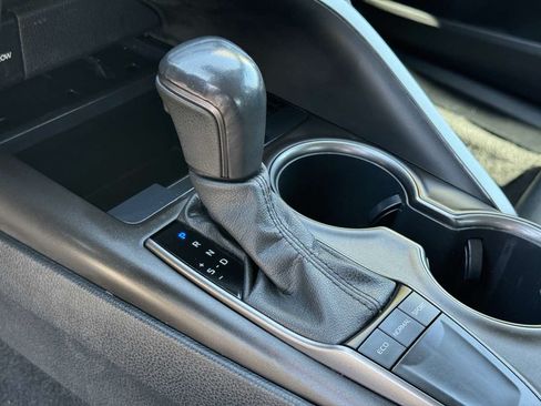 Used 2022 Toyota Camry SE FWD image 26