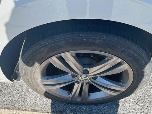 Used 2019 Volkswagen Jetta R-Line image 6