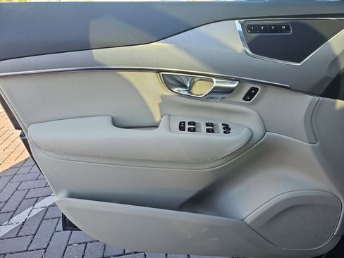 Used 2023 Volvo XC90 B5 Core w/ Protection Package Premier image 27
