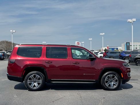 Used 2024 Jeep Wagoneer Series II w/ Flexible Seating Group image 7