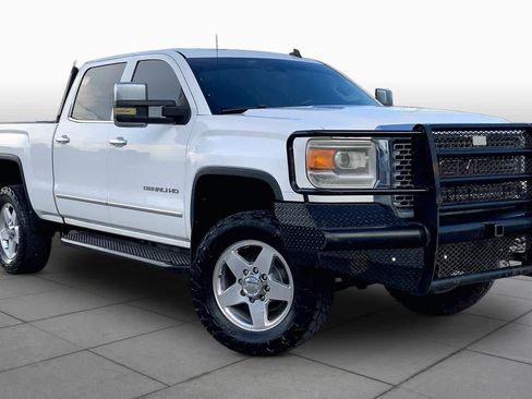 Used 2015 GMC Sierra 2500 Denali w/ Duramax Plus Package AWD/4WD image 2