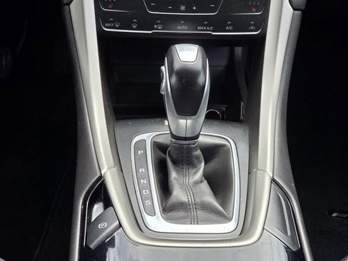 Used 2014 Ford Fusion SE w/ Equipment Group 202A FWD image 15