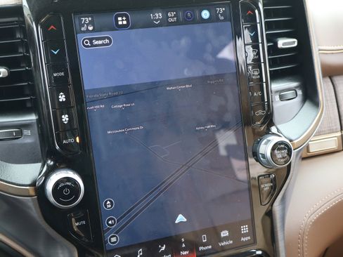 Used 2024 RAM 2500 Limited w/ Safety Group image 34