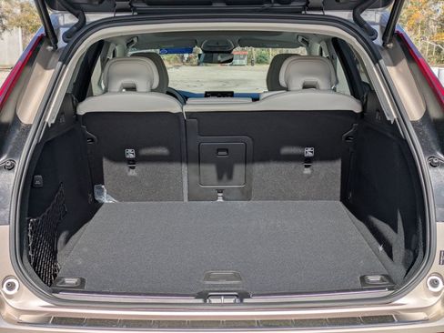 New 2026 Volvo XC60 B5 Ultra w/ Protection Package Premier AWD/4WD image 13