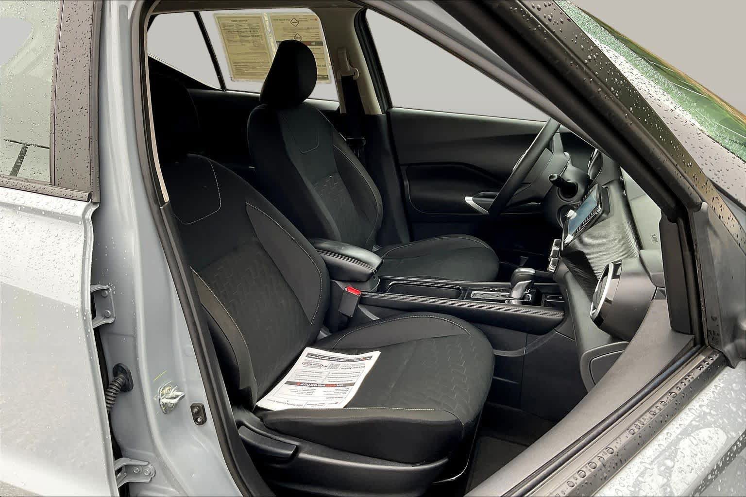 Used 2024 Nissan Kicks SV FWD image 9