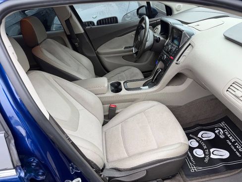 Used 2013 Chevrolet Volt Premium w/ Premium Trim Package image 16
